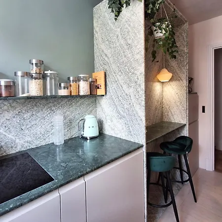 Spacious With Wifi In The Heart Of Apartment *