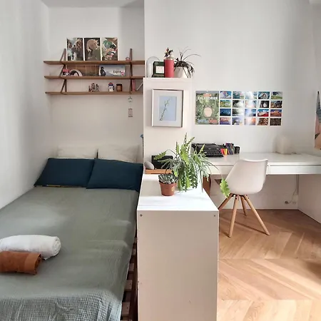 Spacious With Wifi In The Heart Of *